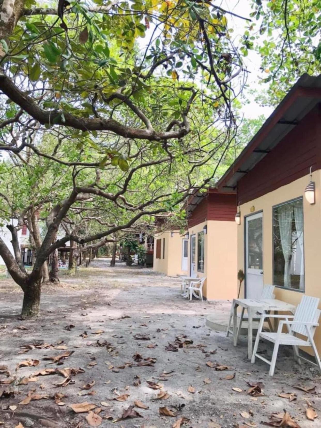Lucky Resort Koh Phayam Exterior foto